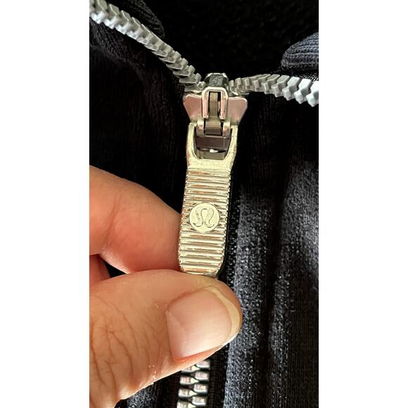 Lululemon Black Full-Zip Ribbed Panel Athletic Jacket Size 4 - Picture 3 of 7